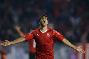 Independiente dice que el paraguayo Cecilio Domínguez quiere irse del club