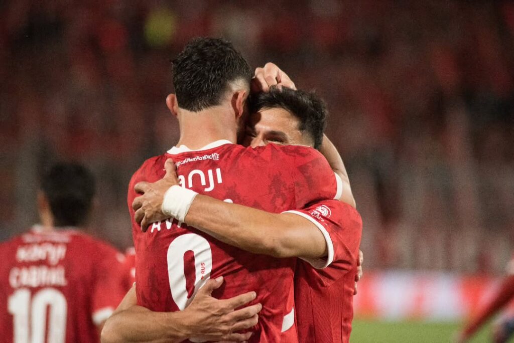 Dos goles y dos asistencias en una foto.___TodoRojo 🔴(HEIC)