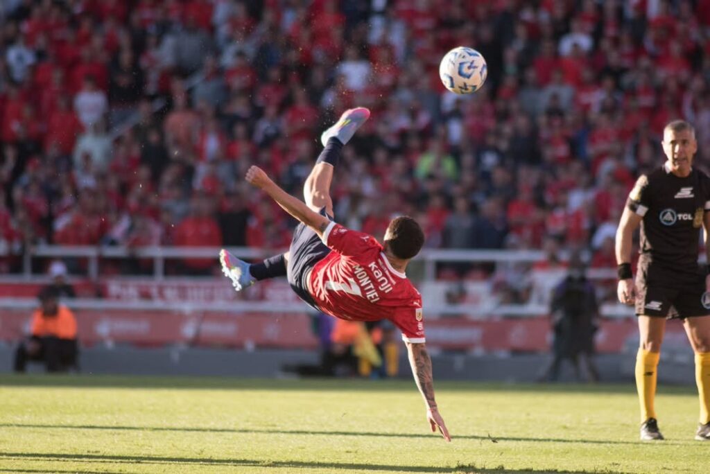 Cuadro por cuadro.___TodoRojo 🔴(HEIC)_1