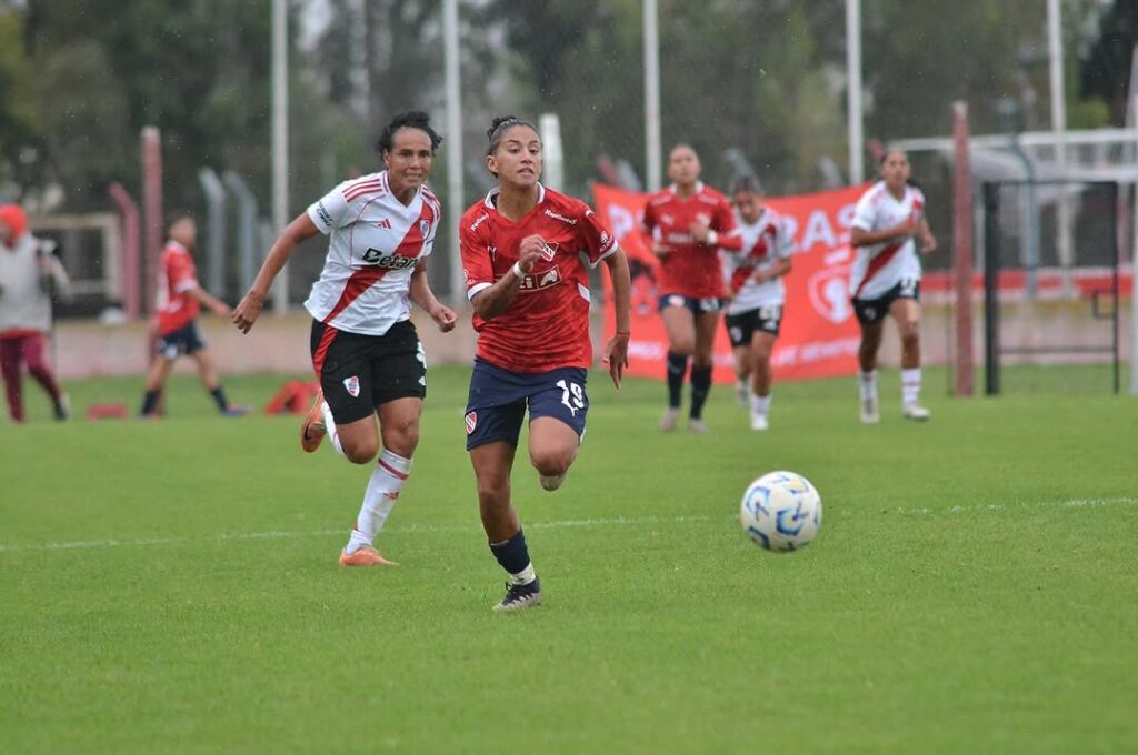 Final del partido para las Diablas 🔚___Independiente 1 - 3 River__⚽️ Agustina Gulino(JPG)_2