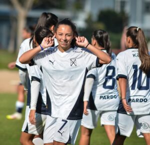 _Inferiores Ya se juega en Villa Dominico la jornada ante Gimnasia LP.___TodoRojo 🔴(JPG)_1