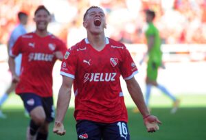 Santiago-Hidalgo-festejo-gol-Independiente