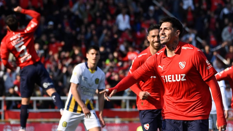 independiente-recibe-a-rosario-central-en-su-estadio-foto-fotobaires-BYF4CZMB7REDNLEQDVREB2MTVU