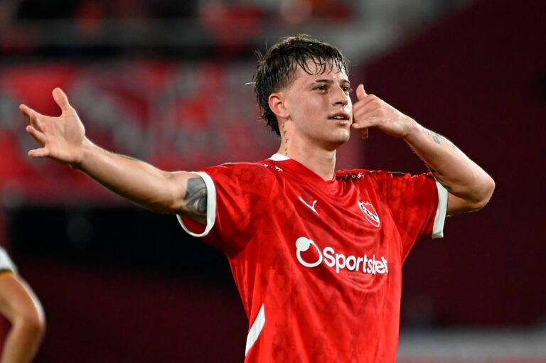 tarzia-festejo-independiente-guarani