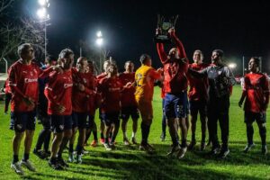 ¡EL SENIOR 45 GRITÓ CAMPEÓN_ 🏆__Con 23 puntos en 11 PJ_ y a falta de una fecha para que termine el Clausura_ _Independiente logró el décimo título(