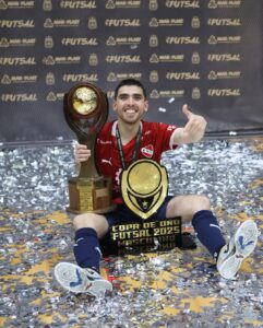 Tadeo Leiva disputó ante Boca su último partido con la camiseta de _Independiente.__Dos años y medio de profesionalismo y compromiso_ siendo parte del pl(