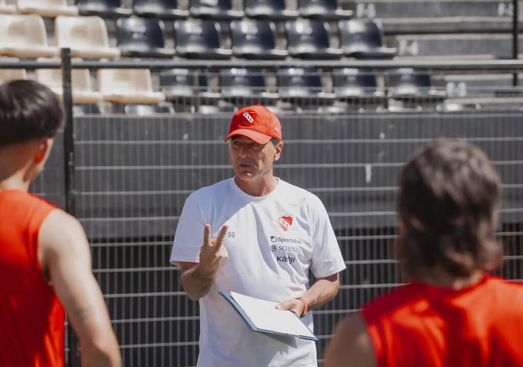 🔴 PRETEMPORADA _ Amistoso vs Fénix __Se jugaron dos tiempos de 35 minutos y fue empate 1-1 👹__Blázquez_ Barros Ayala_ Closter_ Freire_ De Irastorza_(