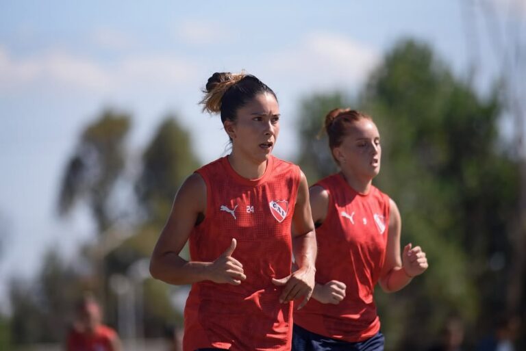 Las Diablas disputaron un nuevo amistoso esta vez frente a Estudiantes de la Plata_ se jugaron dos bloques de 40 minutos. _En el primero fue victoria del ro(