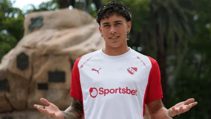 maximiliano-gutierrez-fue-presentado-como-refuerzo-de-independiente_416x234