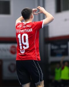 El partido de este tipo. ___TodoRojo 🔴(JPG)