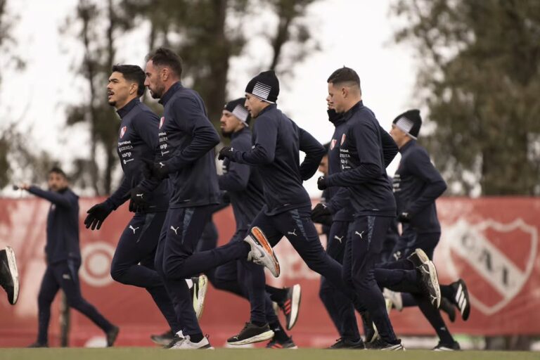 🔙 ¡Vuelta a los entrenamientos___El plantel profesional retornó a las prácticas en Villa Domínico___Blázquez_Rey_Morro__Fedorco_Zabala_Lomónaco__18