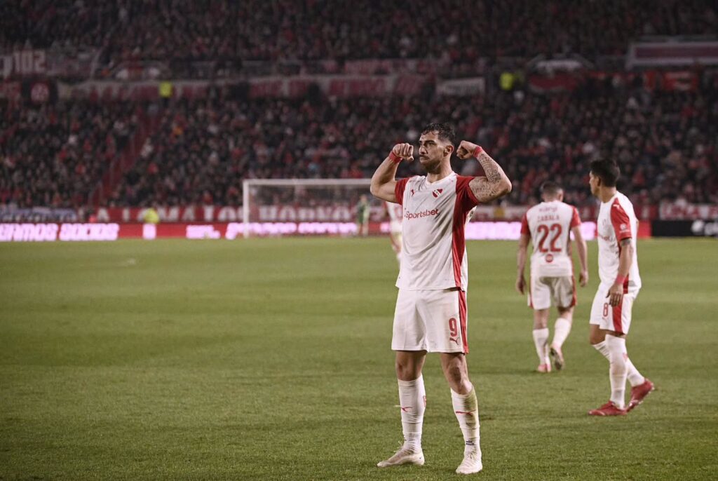 Acá estamos de nuevo.___TodoRojo 🔴(HEIC)