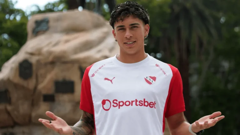 maximiliano-gutierrez-fue-presentado-como-refuerzo-de-independiente_1440x810