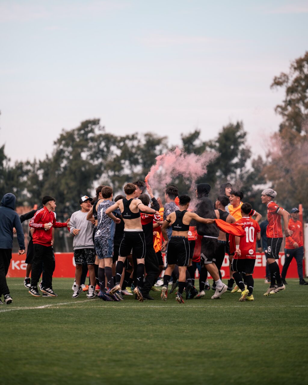 ¡Las Juveniles se quedaron con la jornada ante Racing Club_ ✅__Estos son los resultados de los chicos de _Independiente en la fecha clásica_ con tres v_5