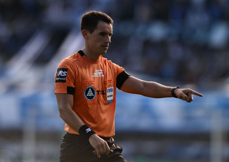 gimnasia-talleres-arbitro-sebstian-martinez-beligoy