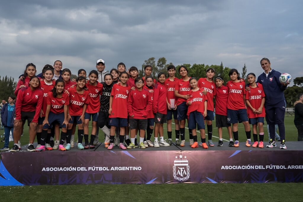 ¡La Sub 12 del femenino de Independiente fue Subcampeona_ 🇦🇹__En la primera edición de un torneo organizado por AFA de esta categoría_ las Diablita(